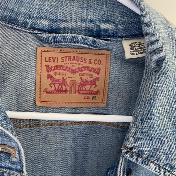 Levi’s Jean jacket M like new - Picture 2 of 3